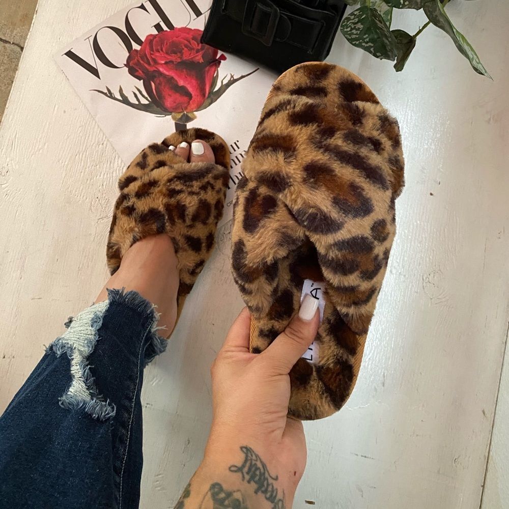 Faux Fur Leopard Slippers
